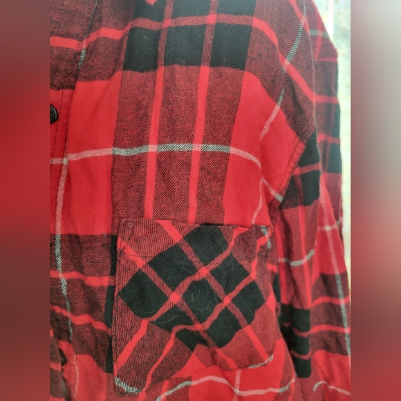 Forever 21 red black cropped button up flannel top Large - Picture 6 of 10
